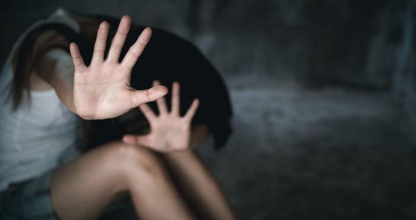 Πακιστάν: Πατέρας πούλησε την 3χρονη κόρη του σε 60χρονο – Ο γιος του είχε σκοτώσει την 13χρονη αδελφή της