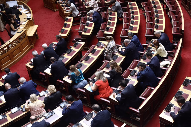 Επιτροπή Δεοντολογίας Βουλής: «Οχι» στην άρση ασυλίας Πλεύρη – Θεοδωρικάκου, «ναι» για τον Παύλο Πολάκη