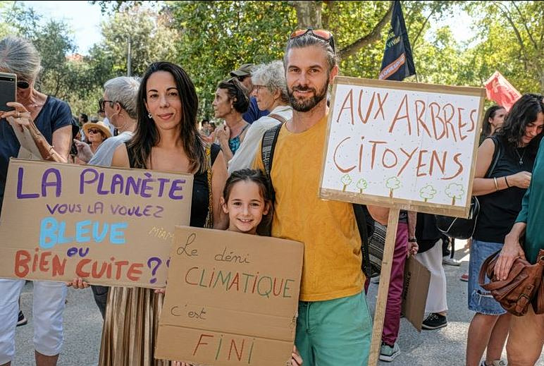 Κινητοποιήσεις σε όλη τη Γαλλία με αίτημα τη λήψη μέτρων για την αντιμετώπιση της κλιματικής αλλαγής