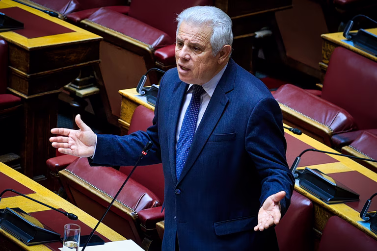 Βλάχος (ΝΔ) σε Μαρκόπουλο για συνεπείς δανειολήπτες: «Είναι στενάχωρο… ήρθατε ξεπετάξατε μια ερώτηση ενός παράξενου βουλευτή που τσιγκλάει»