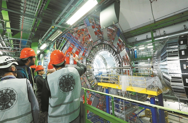 CERN: 72 χρόνια αναζητώντας τα θεμέλια του Σύμπαντος – και το κόστος της επόμενης μεγάλης ανακάλυψης - Οικονομικός Ταχυδρόμος
