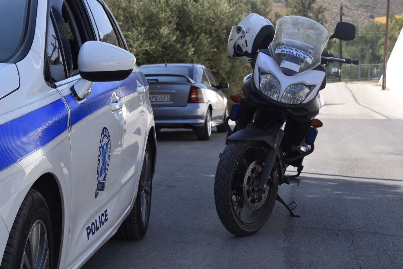 Νεαροί άρπαζαν αλυσίδες από ηλικιωμένες σε Μαρούσι και Κηφισιά - Βίντεο ντοκουμέντο από επίθεση σε 60χρονη