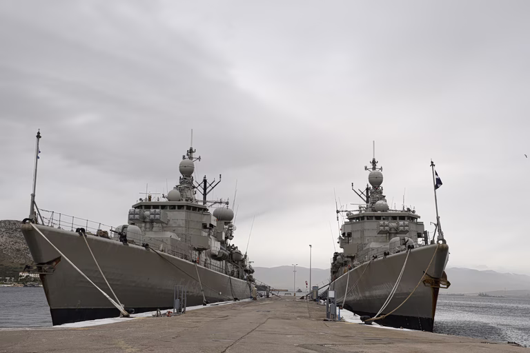 «Φουρτούνες» από την ομολογία Συρίγου για υποχώρηση – Η Κάσος, το καλώδιο και οι… «λευκές επιταγές»