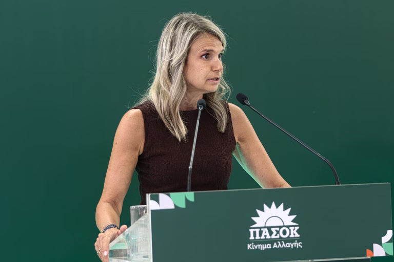 Μιλένα Αποστολάκη: Τι δεν μας είπε ο κ. Πιερρακάκης για το ιδιωτικό χρέος