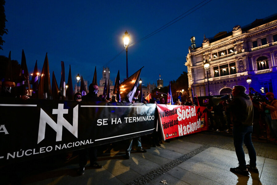 Δεκάδες χιλιάδες διαδηλώνουν σε όλη την Ισπανία ενάντια στην στεγαστική κρίση - Ακροδεξιοί εναντίον διαδηλωτών