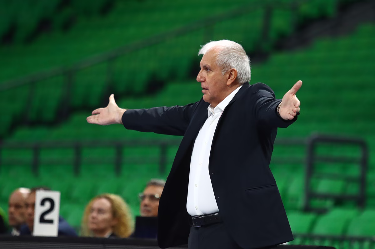 Ομπράντοβιτς: «Είμαι πολύ περήφανος για τον τρόπο που παίξαμε» – Τι είπε για την κατάσταση του Ρογκαβόπουλου