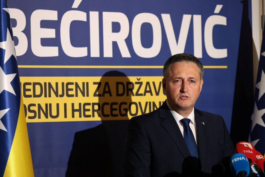 Εκλογές στη Βοσνία: Προηγούνται σοσιαλδημοκράτες και εθνικιστές στην τριμερή προεδρία – Ο Ντόντικ ανακοίνωσε επικράτηση στη σερβική πλευρά