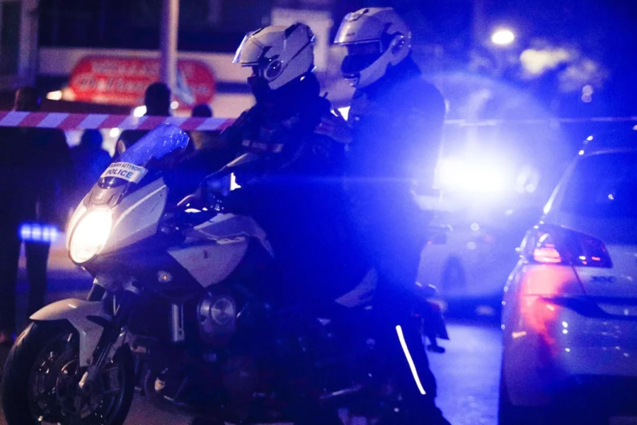 Επεισοδιακή καταδίωξη στο Καματερό - Συνελήφθησαν δύο ανήλικοι που οδηγούσαν κλεμμένο ταξί
