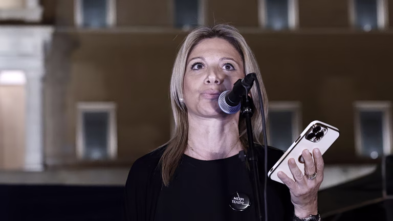 Η πολιτική μοναξιά της Μαρίας Καρυστιανού: Ηθικό κεφάλαιο χωρίς… Ελπίδα