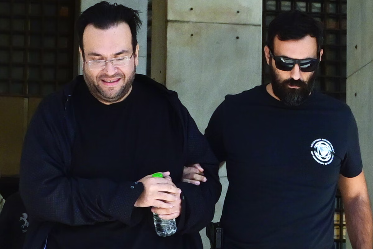 «Δεν είναι απάτη, είναι οφειλή στον ΕΦΚΑ», λέει ο δικηγόρος του Καμπούρη – Την Κυριακή η απολογία