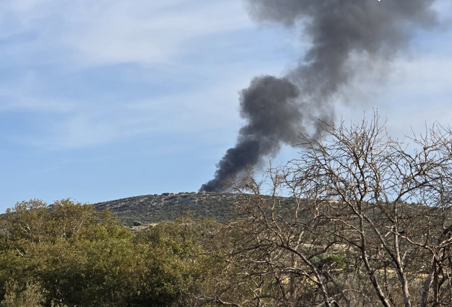 Φωτιά σε αποθήκη ανταλλακτικών στο Κοτρώνι Μαραθώνα