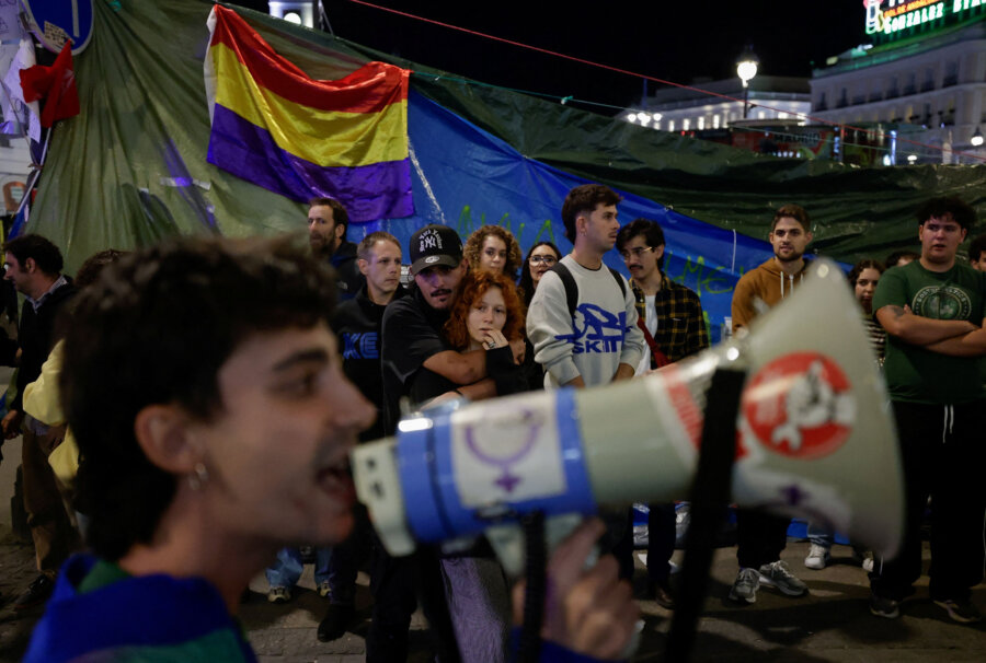 Μαδρίτη: Πορεία προς το Κοινοβούλιο στη μνήμη της Μαρικάρμεν - «Η Μαρικάρμεν ζει· ο αγώνας συνεχίζεται!»