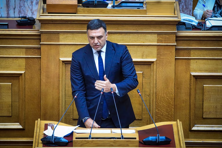 Κικίλιας σε Βελόπουλο: «Να πάρει πίσω όσα είπε για το Λιμενικό και τα τουρκικά αλιευτικά»