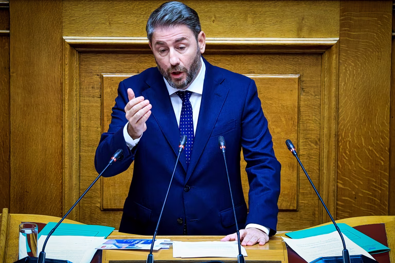 Το «τρίπτυχο» του ΠΑΣΟΚ στο δρόμο προς τις κάλπες  
