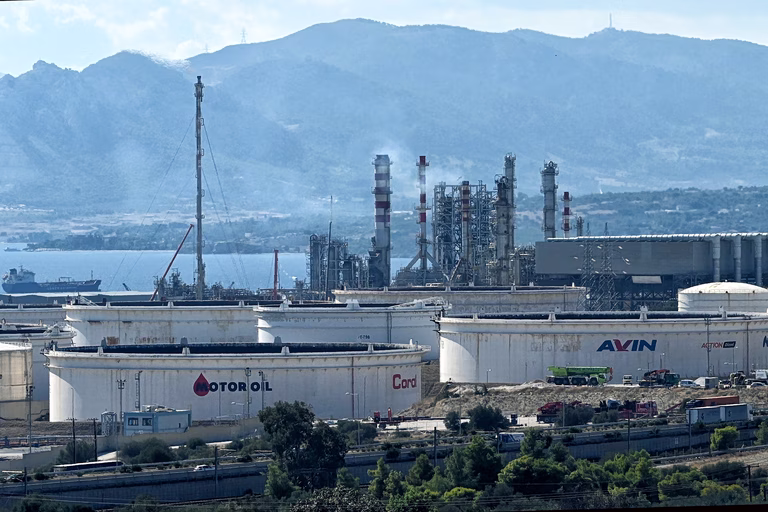 ΚΚΕ για τη φονική έκρηξη στη Motor Oil: Οι χώροι δουλειάς έχουν μετατραπεί σε «αρένες θανάτου»