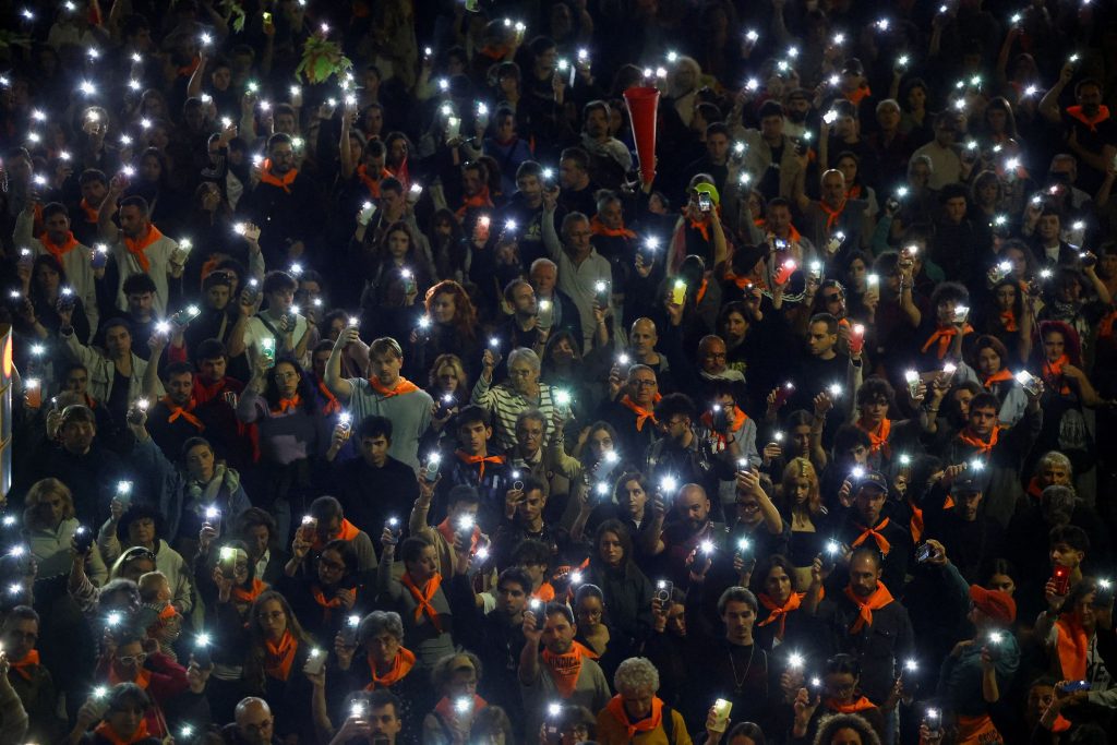 Το παράδειγμα της Ισπανίας ακολουθεί η Πορτογαλία – Στους δρόμους για τα υψηλά ενοίκια και την ακρίβεια οι πολίτες