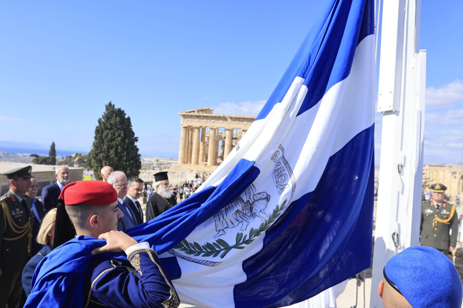 82η επέτειος Απελευθέρωσης της Αθήνας: Στις 11 η έπαρση της Σημαίας στον Ιερό Βράχο της Ακρόπολης