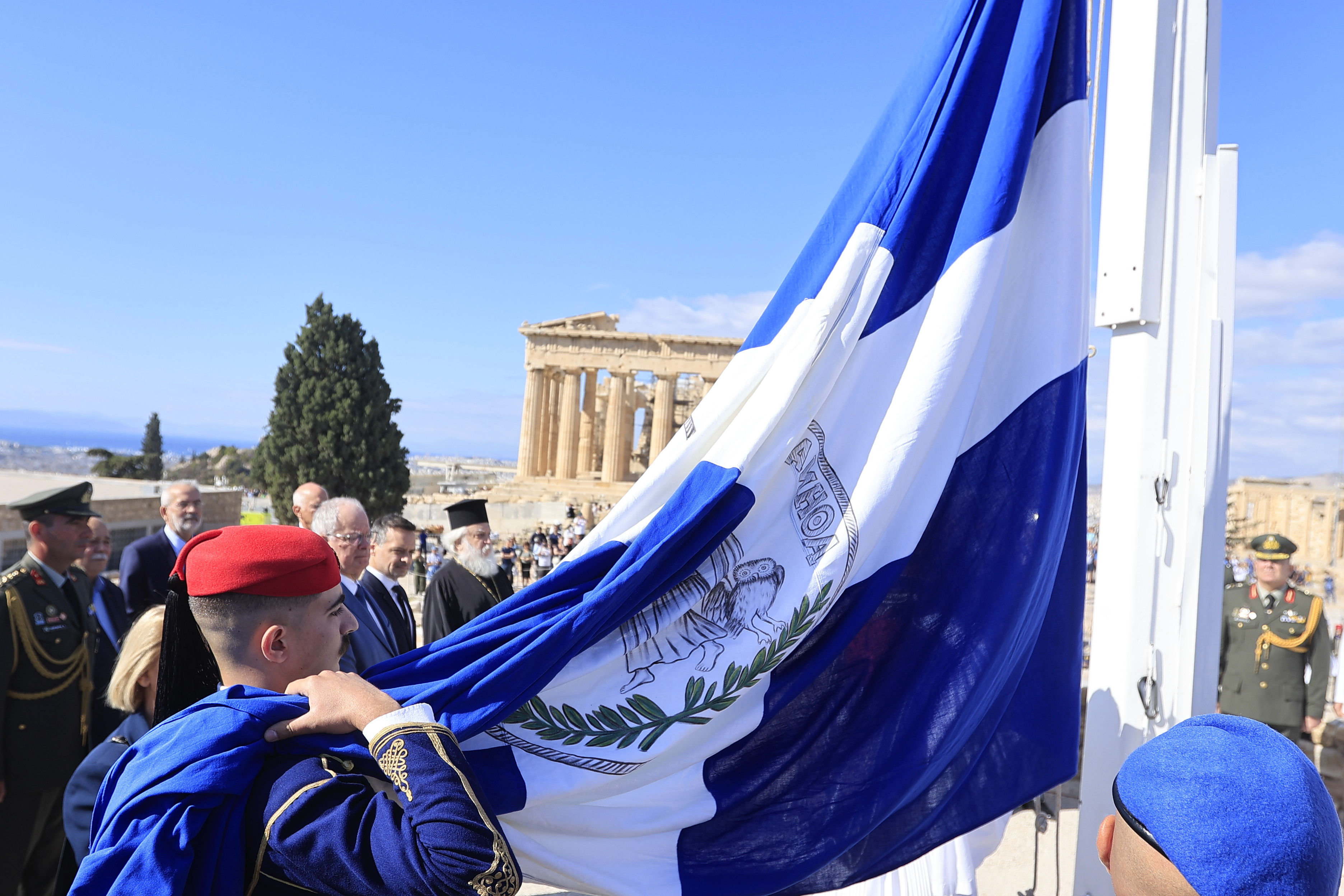 82η επέτειος Απελευθέρωσης της Αθήνας: Στις 11 η έπαρση της Σημαίας στον Ιερό Βράχο της Ακρόπολης