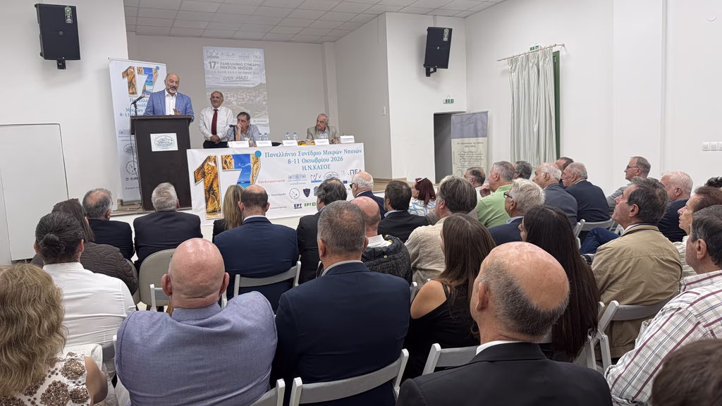 Σάκης Αρναούτογλου από την Κάσο: «Το πραγματικό στοίχημα είναι να επιστρέψουν οι άνθρωποι στα μικρά νησιά μας»