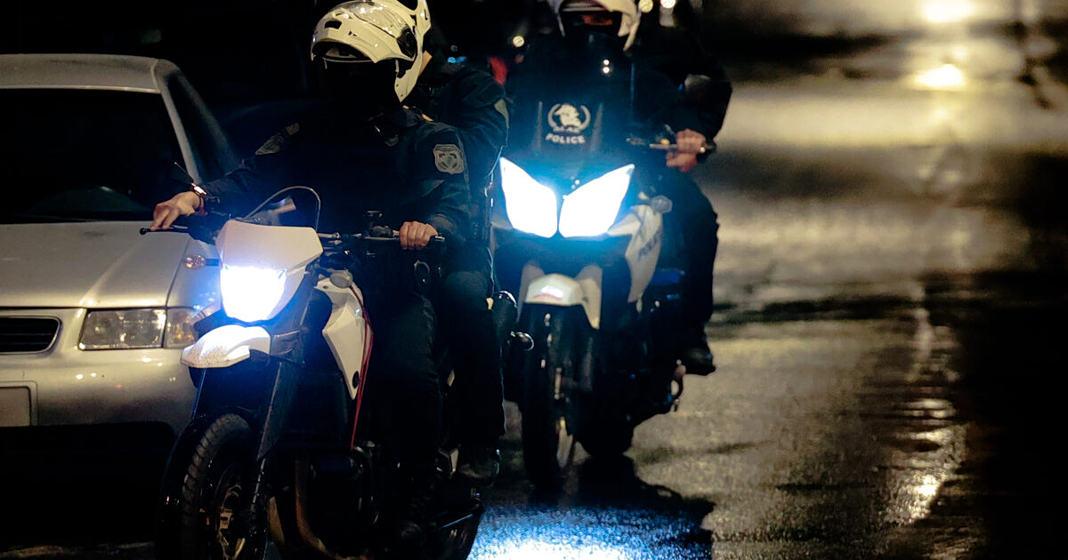 Τους έπιασαν να πετάνε μπάζα στον Βοτανικό – Συνελήφθησαν δύο άτομα μετά από καταδίωξη