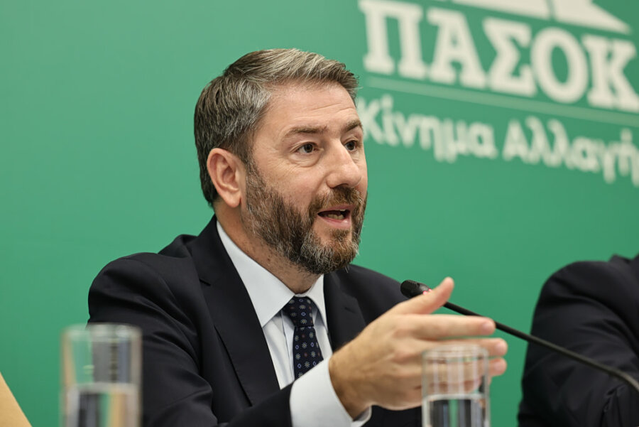 Νίκος Ανδρουλάκης: Ευθείες βολές για «πιστόλια και νεροπίστολα»