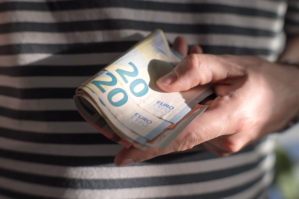 Νέα απάτη εις βάρος ηλικιωμένης – Την πήγαν σε ξενοδοχείο για δήθεν δωρεάν τριήμερο και όσο έλειπε της άδειασαν το σπίτι