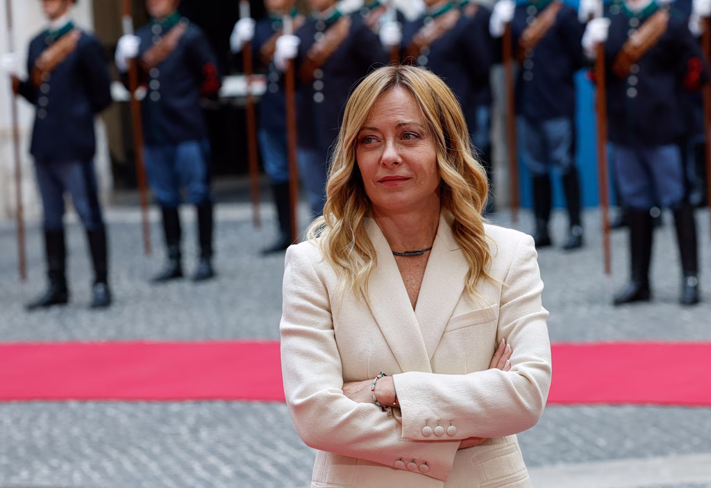 Μελόνι: «Το να διαδηλώνεις αποτελεί δικαίωμα, το να καταστρέφεις τις πόλεις όχι»