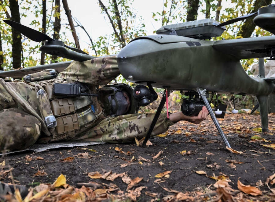 Πολύνεκρες επιθέσεις με drones σε Ουκρανία και Αγία Πετρούπολη: Σοβαρές ζημιές σε υποδομές και κατοικίες