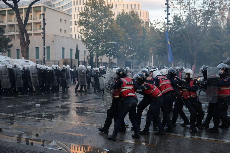 Αλβανία: Συνεχίζονται για 6η μέρα οι αντικυβερνητικές διαδηλώσεις παρά την καταστολή