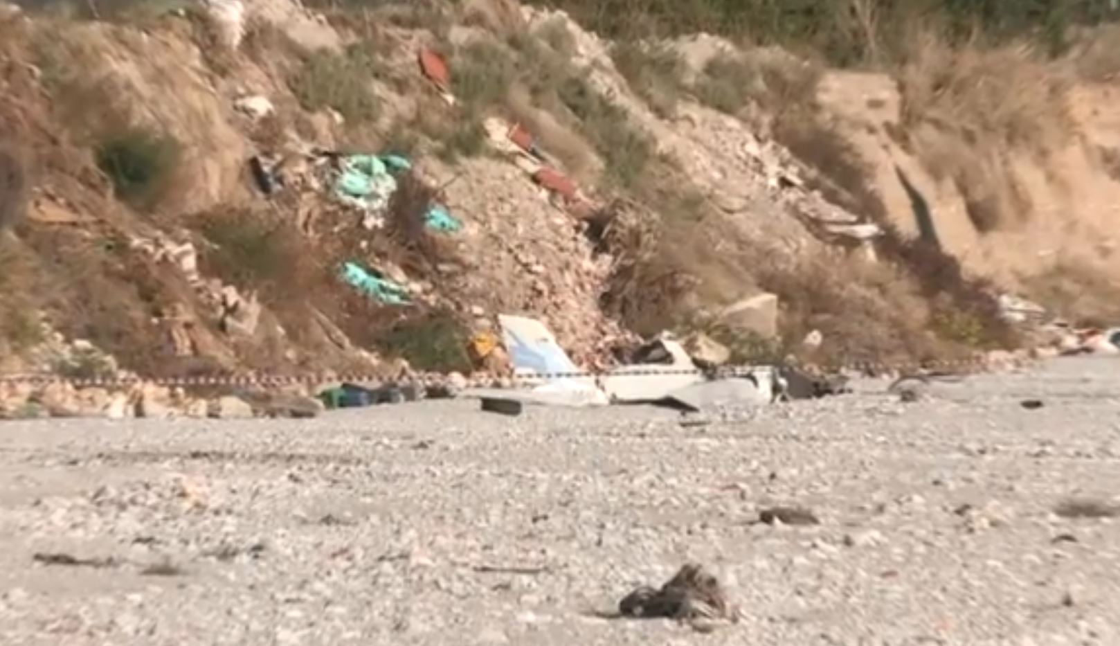 Τα σενάρια που εξετάζονται για τη συντριβή του αεροσκάφους στην Πιερία