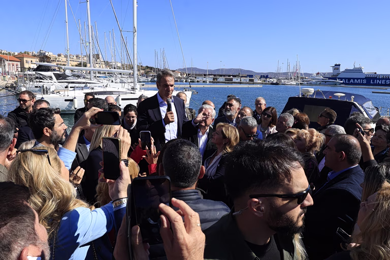 Μητσοτάκης: Ξορκίζει τις κοινωνικές αντιδράσεις – Επαναφέρει τα περί σταθερότητας και το αφήγημα «ή εμείς ή το χάος»