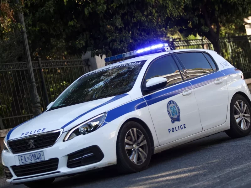 Τρεις νεαροί επιτέθηκαν και άρπαξαν την αλυσίδα από τον λαιμό 64χρονης στο Μαρούσι