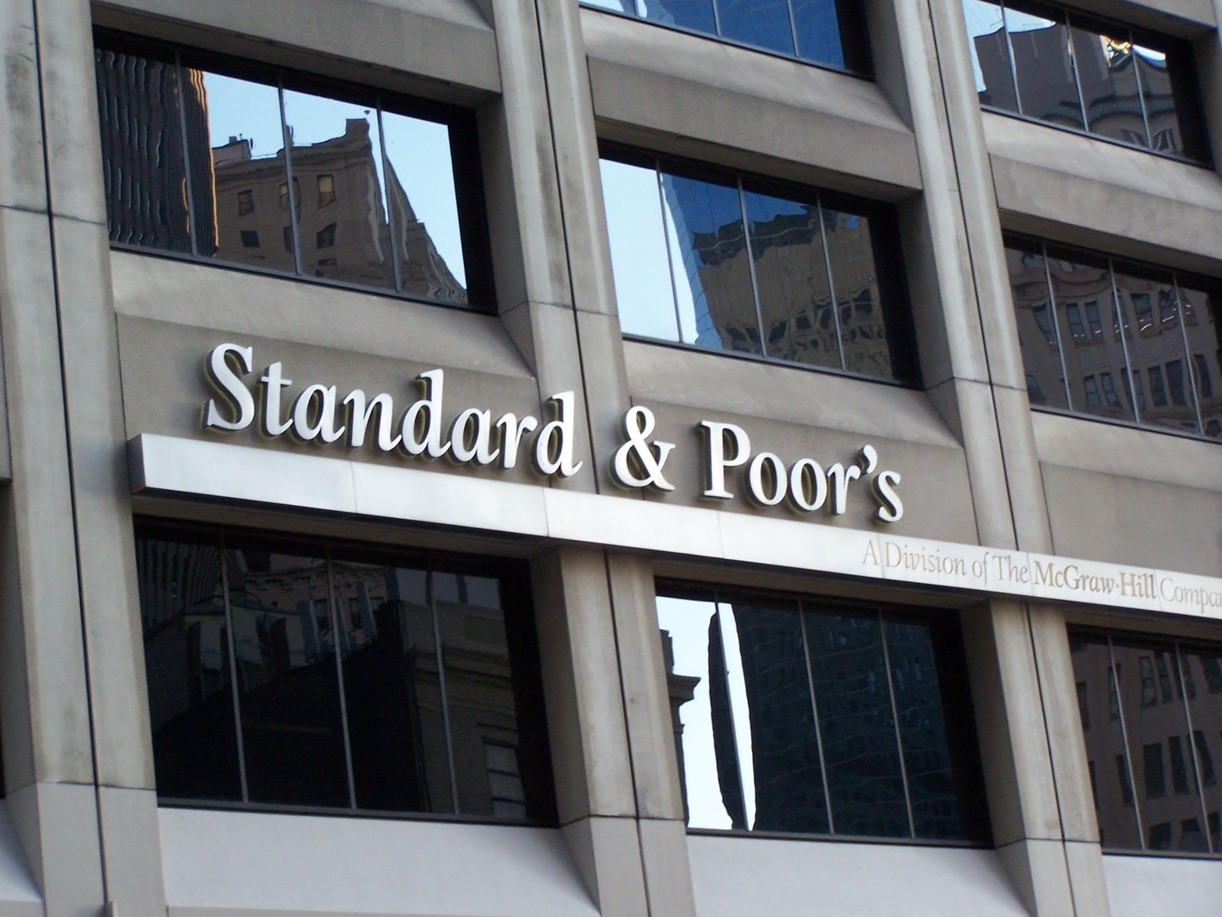 Ελληνική οικονομία: Τεστ από την S&P μέσα στη γαλλική καταιγίδα - Οικονομικός Ταχυδρόμος