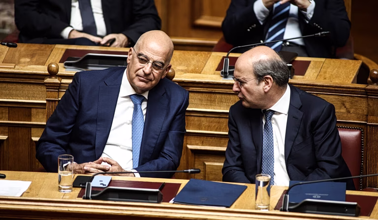 Έδειξε ξανά τον πήχη ο Δένδιας σε Μητσοτάκη για τις επιδόσεις της ΝΔ – Οι κινήσεις στη σκιώδη κούρσα διαδοχής