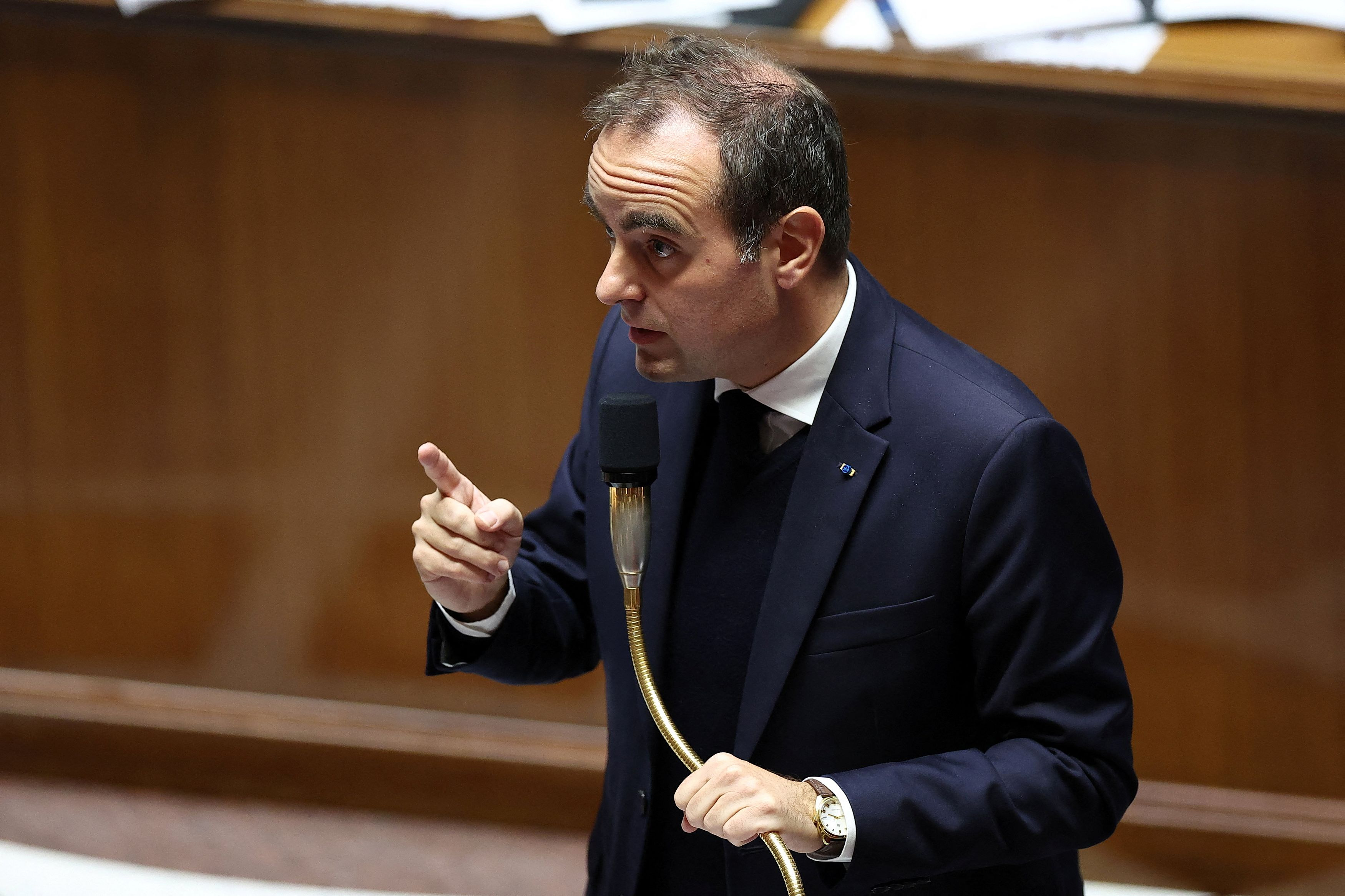 Παρίσι: Απαγόρευση κυκλοφορίας άλλη μία νύχτα – Λεκορνί: H κοινωνική οργή δεν δικαιολογεί λεηλασίες