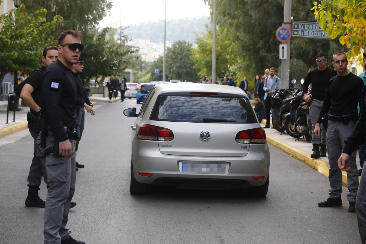 Βρέθηκαν 102.000 ευρώ σε σπίτι δεύτερου διαιτητή – Στον ανακριτή Λιόλιος και άλλοι πέντε κατηγορούμενοι για την υπόθεση με τους στημένους αγώνες