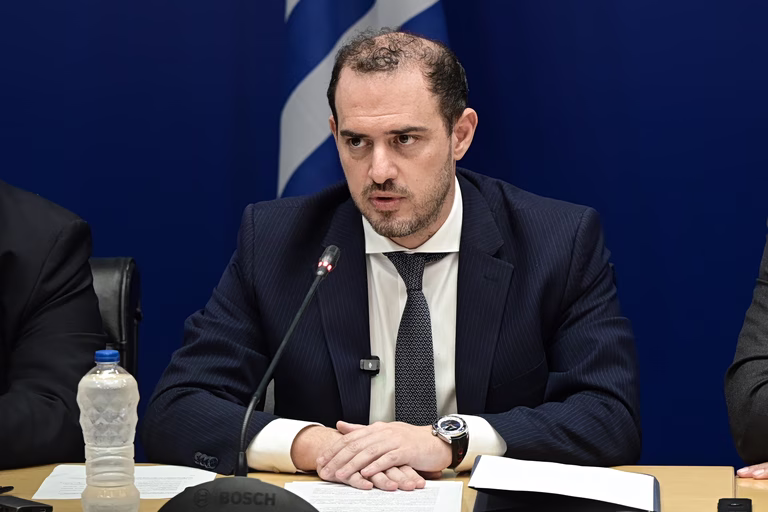 Καλά στην υγεία του ο αν. υπουργός Μεταφορών Γ. Κώτσηρας