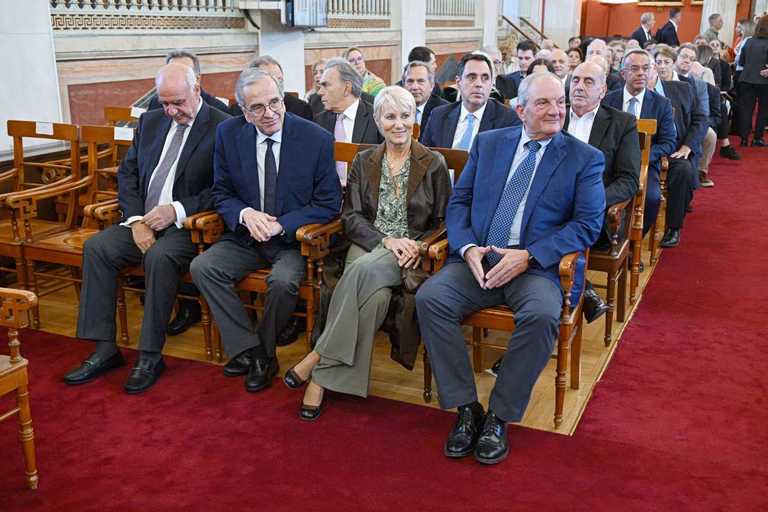 Καραμανλής, Σαμαράς, Μεϊμαράκης μαζί σε εκδήλωση του ΕΚΠΑ