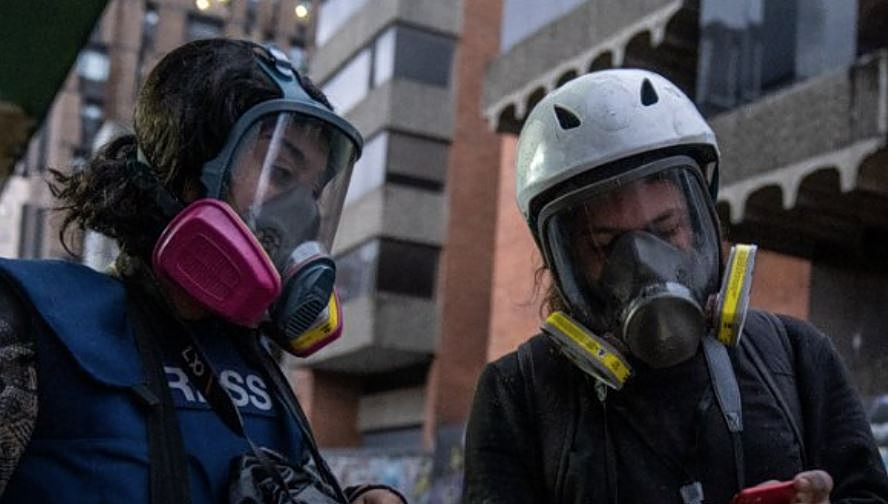 Κολομβία: Αστυνομικές επιθέσεις σε πέντε δημοσιογράφους που κάλυπταν αντικυβερνητικές διαδηλώσεις