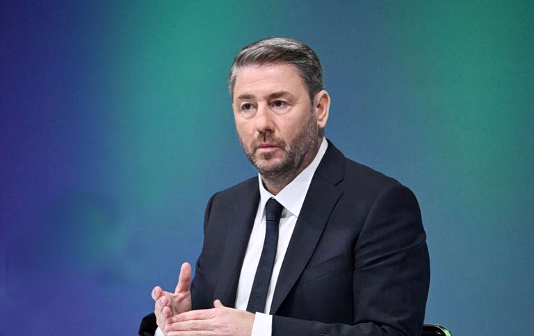 ΠΑΣΟΚ: Η δημοσκοπική «βελόνα» και ο «Μαραθώνιος» του Ανδρουλάκη