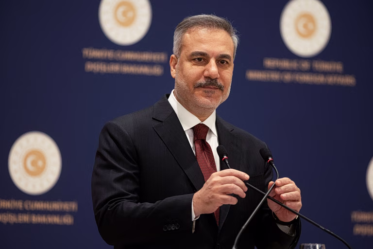 Φιντάν: Προτείνει συνομιλίες Τουρκίας, Ιταλίας, Αιγύπτου, Λιβύης και αφήνει εκτός την Ελλάδα