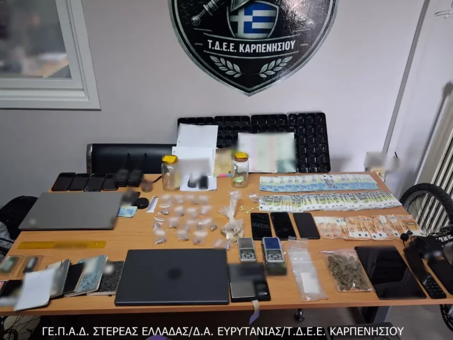 Εξαρθρώθηκε σπείρα νεαρών που διακινούσαν ναρκωτικά ακόμα και σε σχολεία σε Καρπενήσι, Λαμία και Λειβαδιά - 10 συλλήψεις
