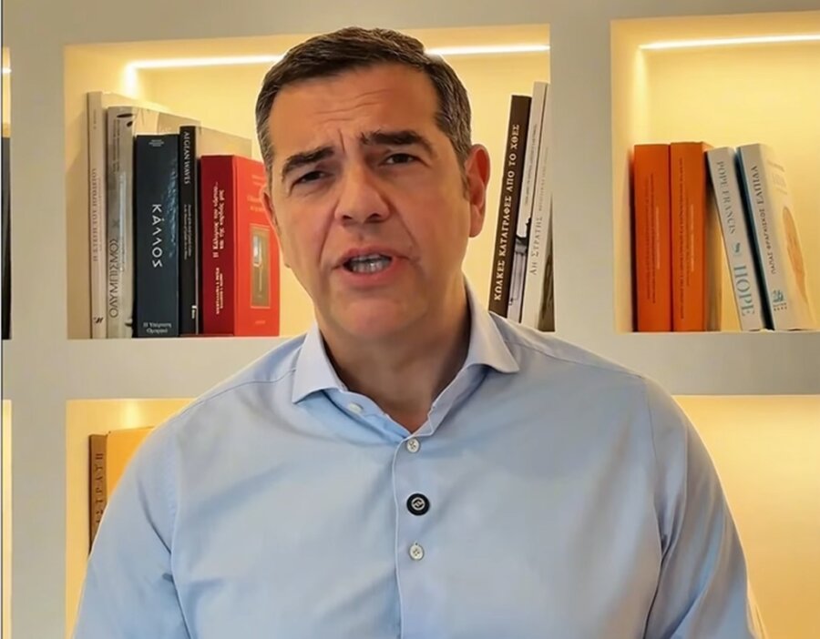 O Αλέξης Τσίπρας σχολιάζει τις εξελίξεις στην Ελλάδα και… προτείνει «Νονό» για ταινία της εβδομάδας