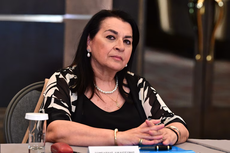 Λεπενιώτη (ΕΛΑΣ): «Να μη μας γίνει κανονικότητα η διαφθορά» – Βολές για τις υποκλοπές και το ευρωπαϊκό «χαστούκι»