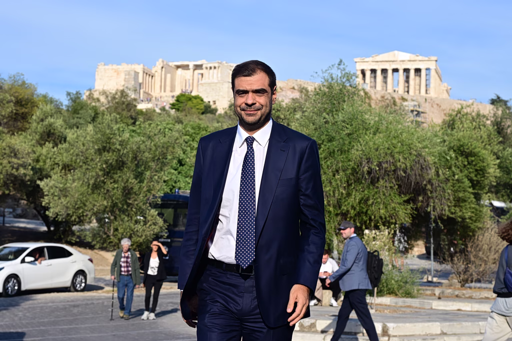 Αντιπροτείνει το… «Υπάρχει και φιλότιμο» ο Μαρινάκης στον Τσίπρα μετά το σχόλιό του για τον «Νονό»