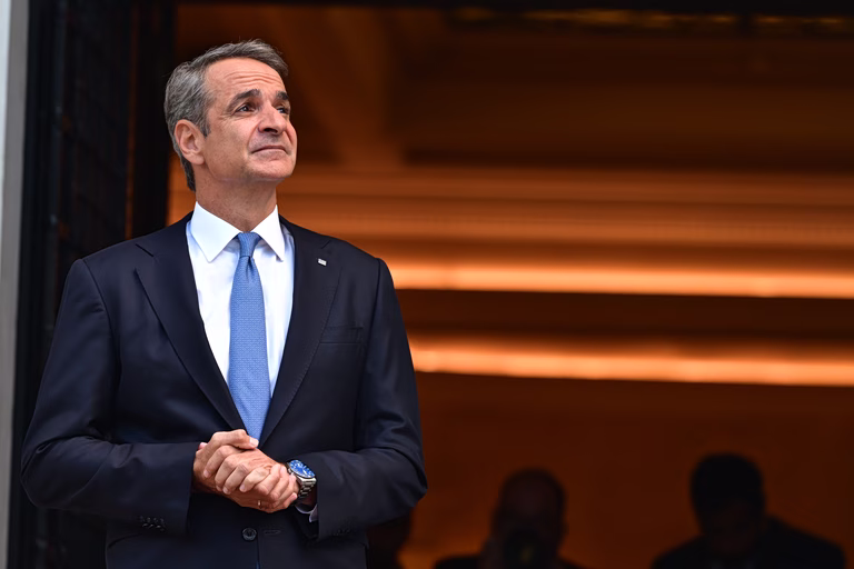 Μητσοτάκης: Επιχειρεί να εμφανιστεί ως πολέμιος της διαφθοράς με «στόχο τα μεγάλα ψάρια»