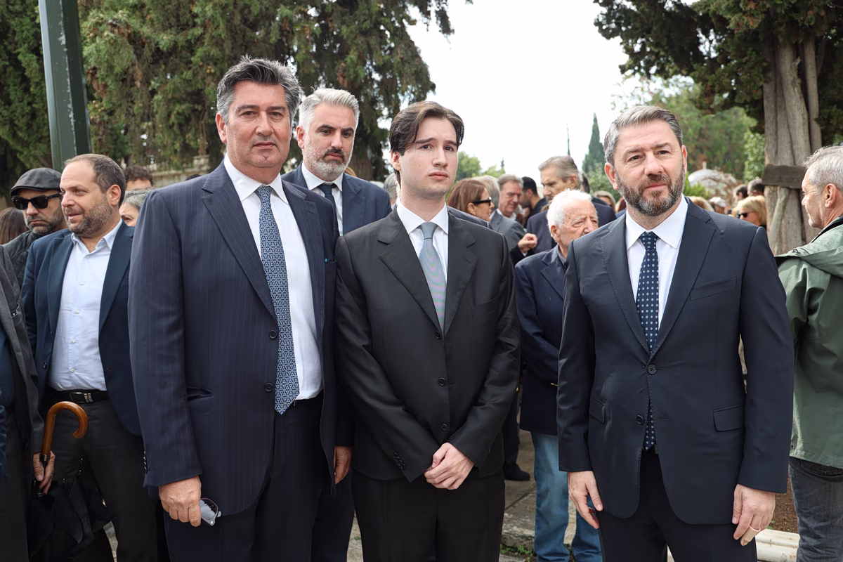 Συγκίνηση στο μνημόσυνο της Φώφης Γεννηματά – «Μας λείπει το ήθος, η ανθρωπιά, η αξιοπρέπειά της, είπε ο Ανδρουλάκης