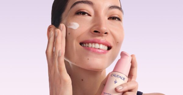 Σύσφιξη προσώπου: Η νέα γενιά skincare που στοχεύει στο δίκτυο κολλαγόνου