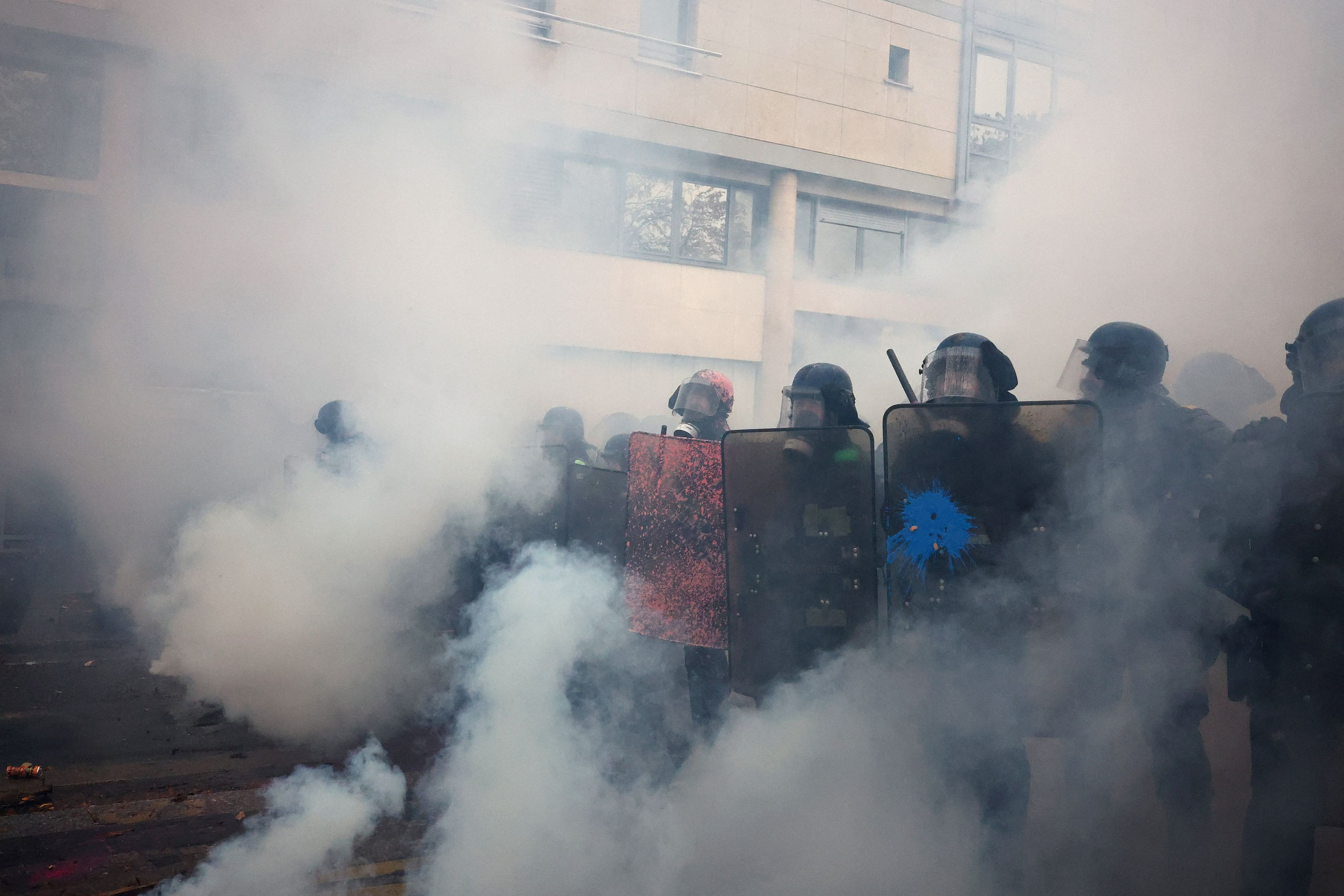 Γαλλία: Φόβοι για βίαια επεισόδια στις διαδηλώσεις που θα γίνουν το Χάλογουιν - Ακροδεξιές ομάδες βγαίνουν στο δρόμο
