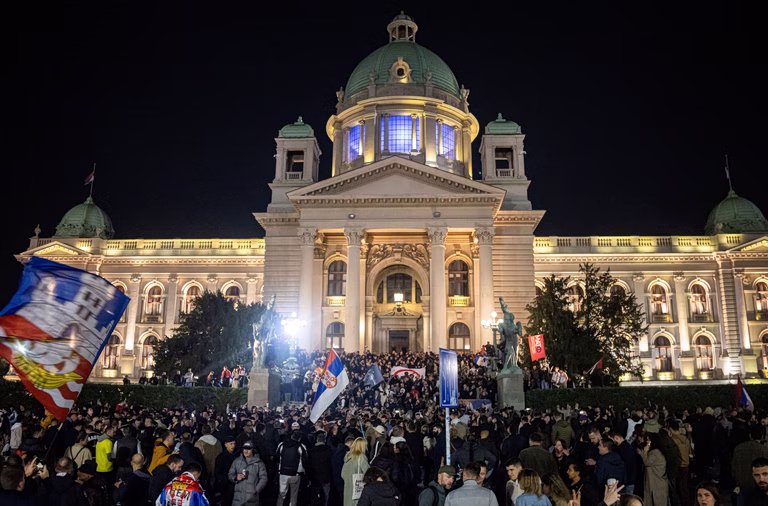 ΕΛΑΣ: Η νεολαία της Σερβίας απέδειξε ότι η ελπίδα μπορεί να γίνει δύναμη αλλαγής